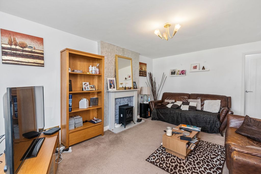 Property photo 3 of 13