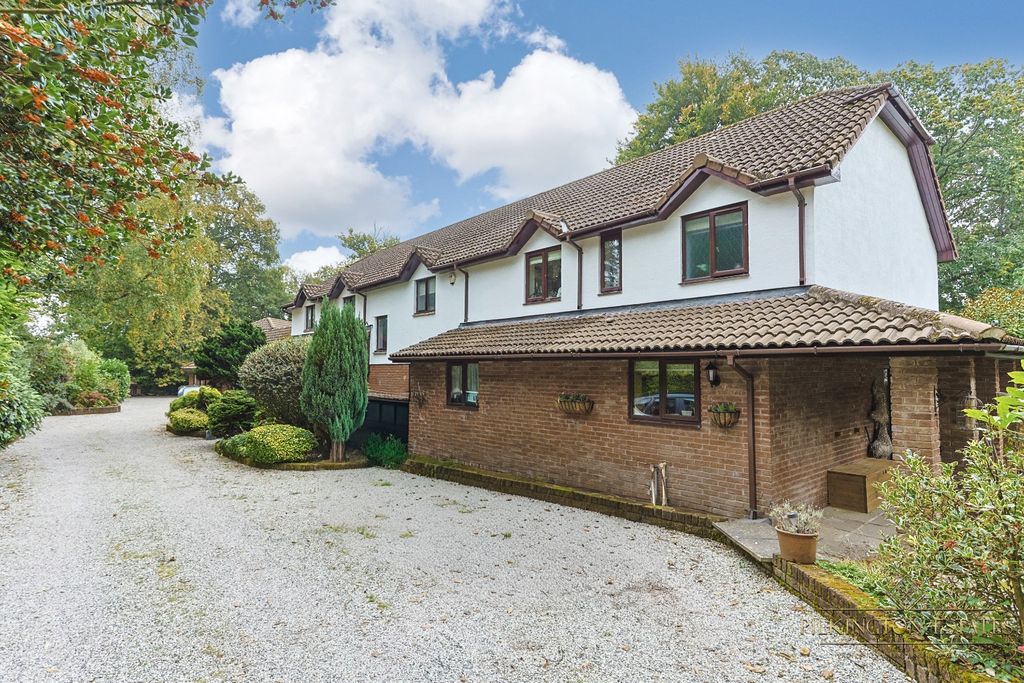 Property photo 3 of 26 4546955