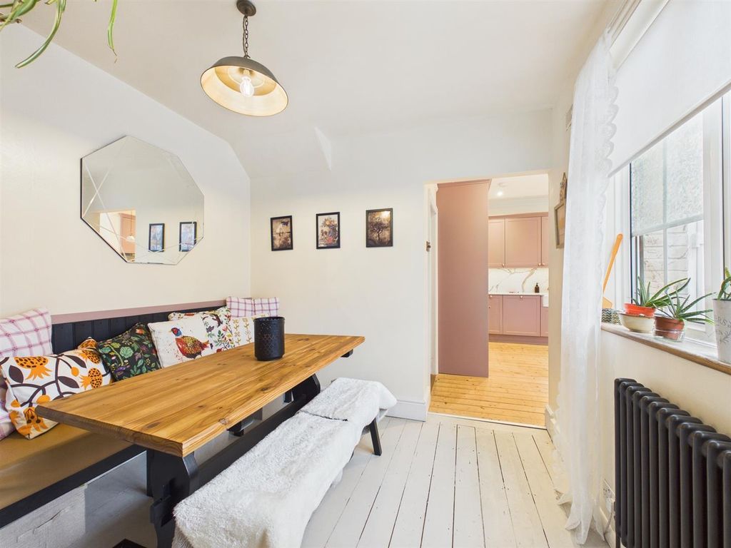 Property photo 3 of 17 Cam02435G0-Pr0205-Still019.Jpg