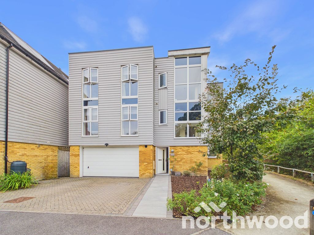 Property photo 1 of 51