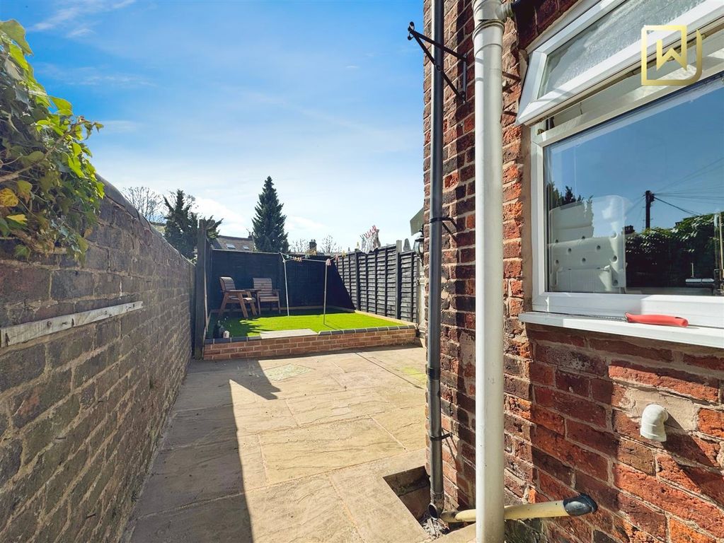 Property photo 2 of 16 Outside