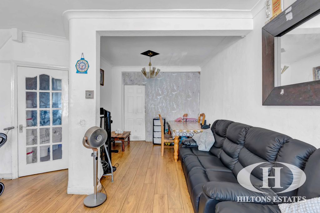 Property photo 3 of 21