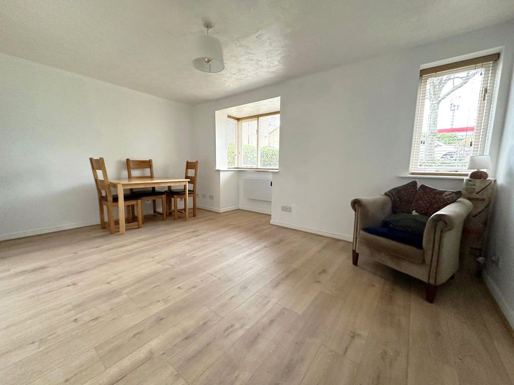 Property photo 2 of 11 Picture 2