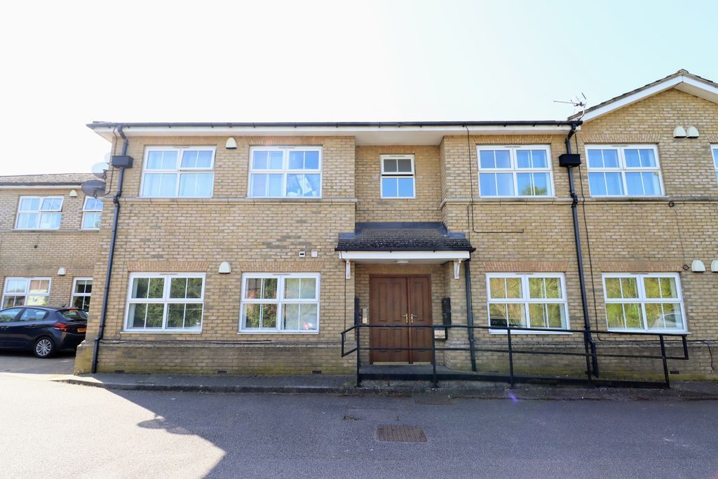 Property photo 1 of 9 Front Aspect