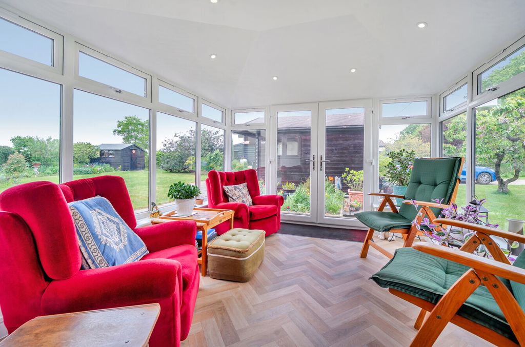 Property photo 3 of 19 Conservatory