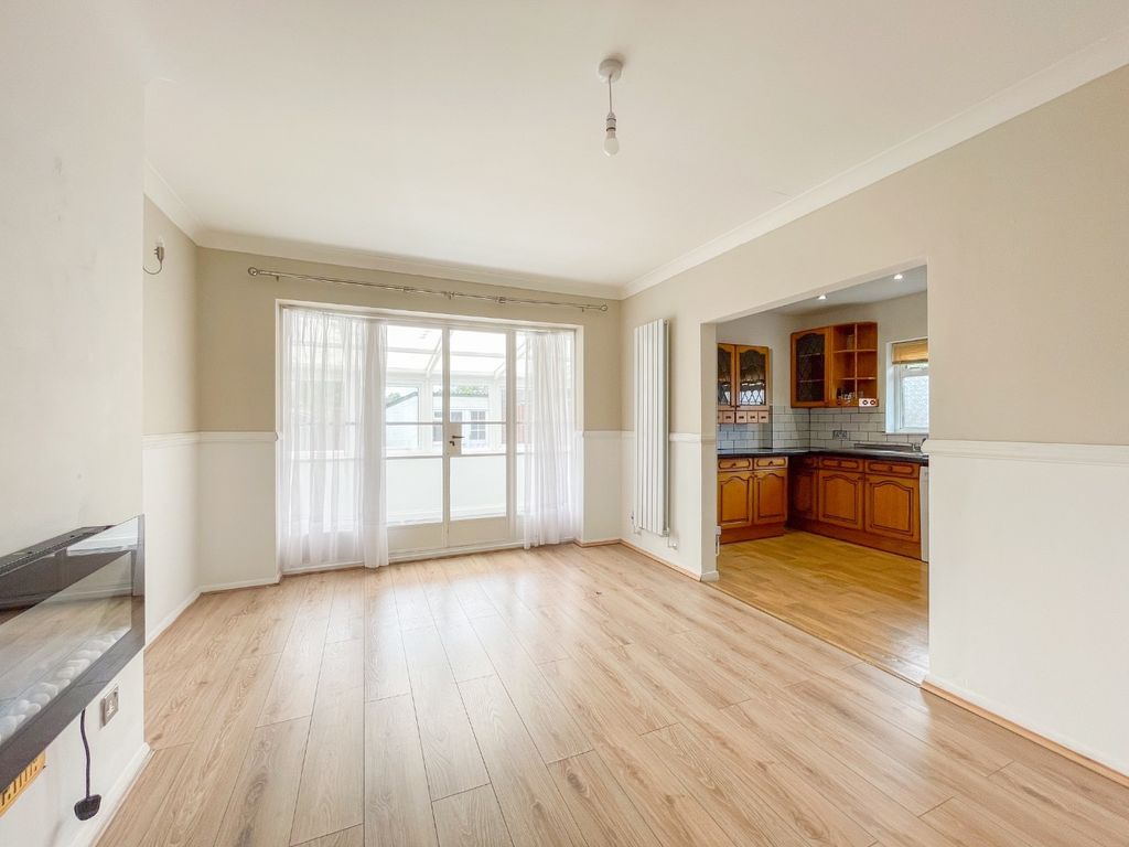Property photo 3 of 12 4211756