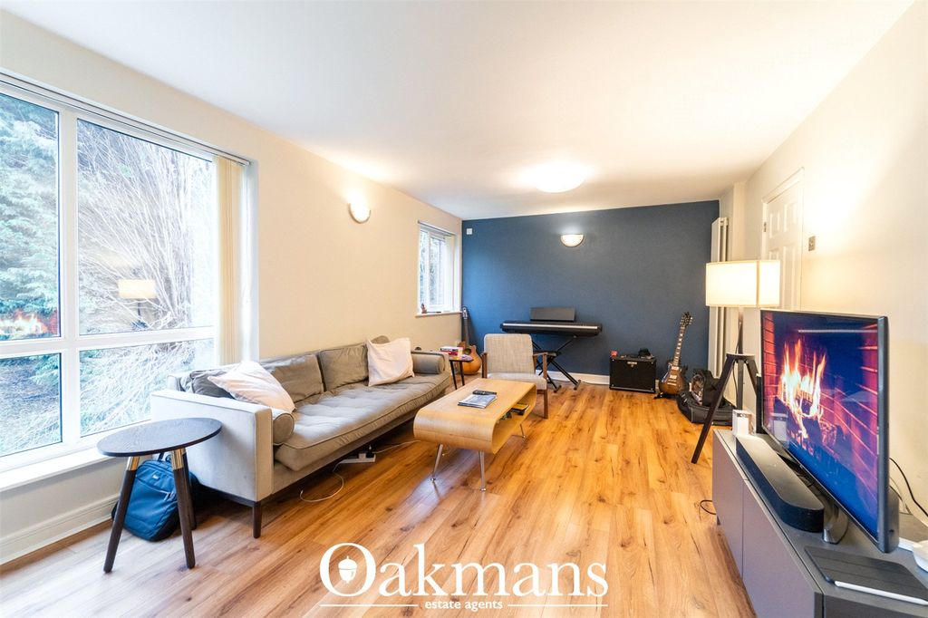 Property photo 3 of 28 Picture No. 11