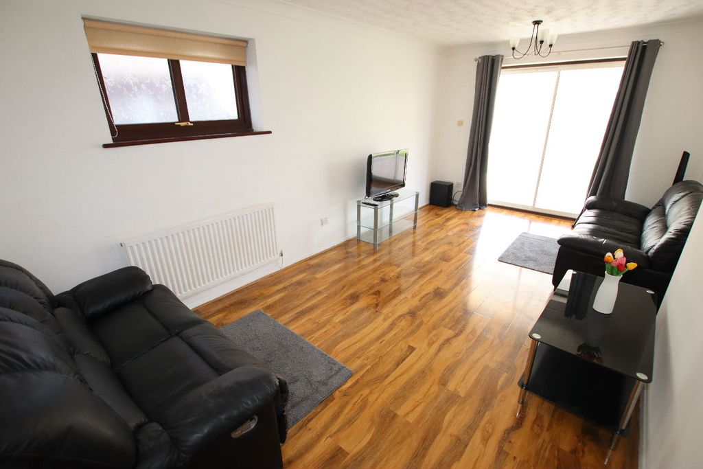 Property photo 3 of 17 Gallery