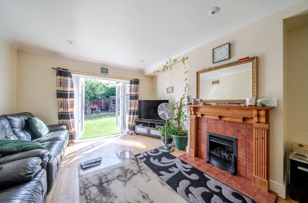 Property photo 2 of 25 1483338-14-6A3Cf97Bedea2