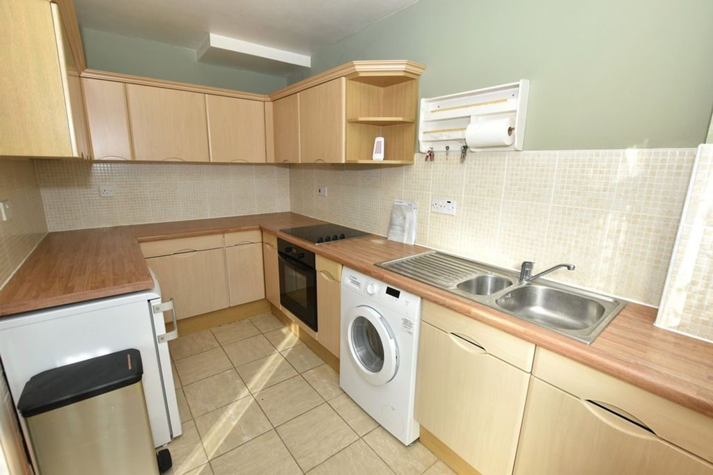 Property photo 3 of 25