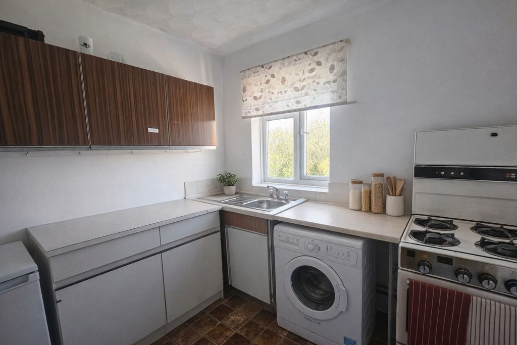 Property photo 2 of 6 Image