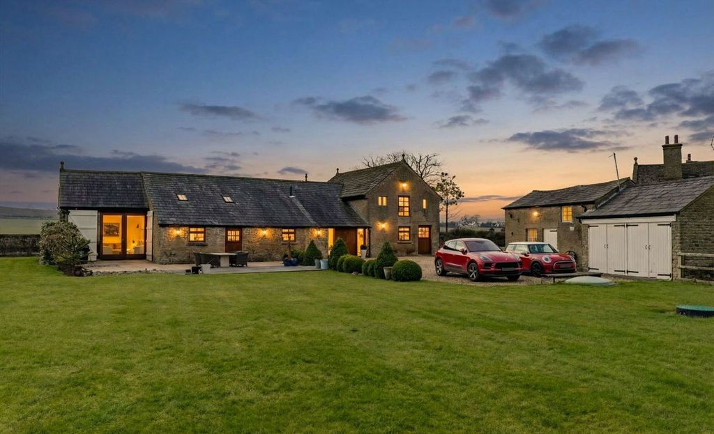 Property photo 1 of 38