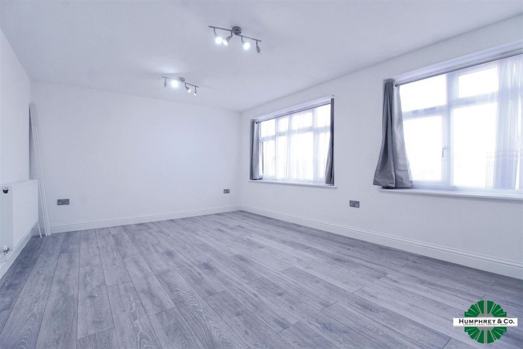 Property photo 3 of 11 User_Edited_Photo-3Bff8105_User-Edited-0B517d0c-F0