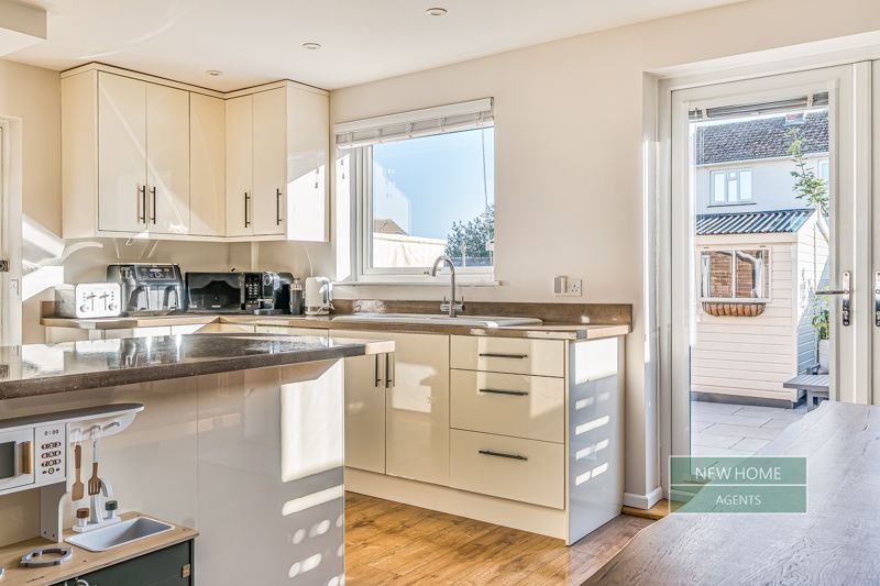 Property photo 3 of 25 Photo 14