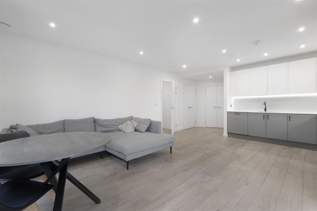 Property photo 1 of 16 Flat 185, Willowbrook House - 1O4Rvtliezsco3Syqefi