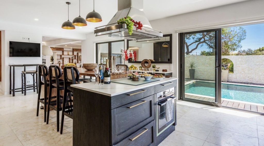 Property photo 3 of 33