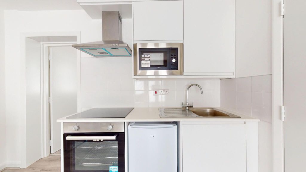 Property photo 2 of 12 Kitchen