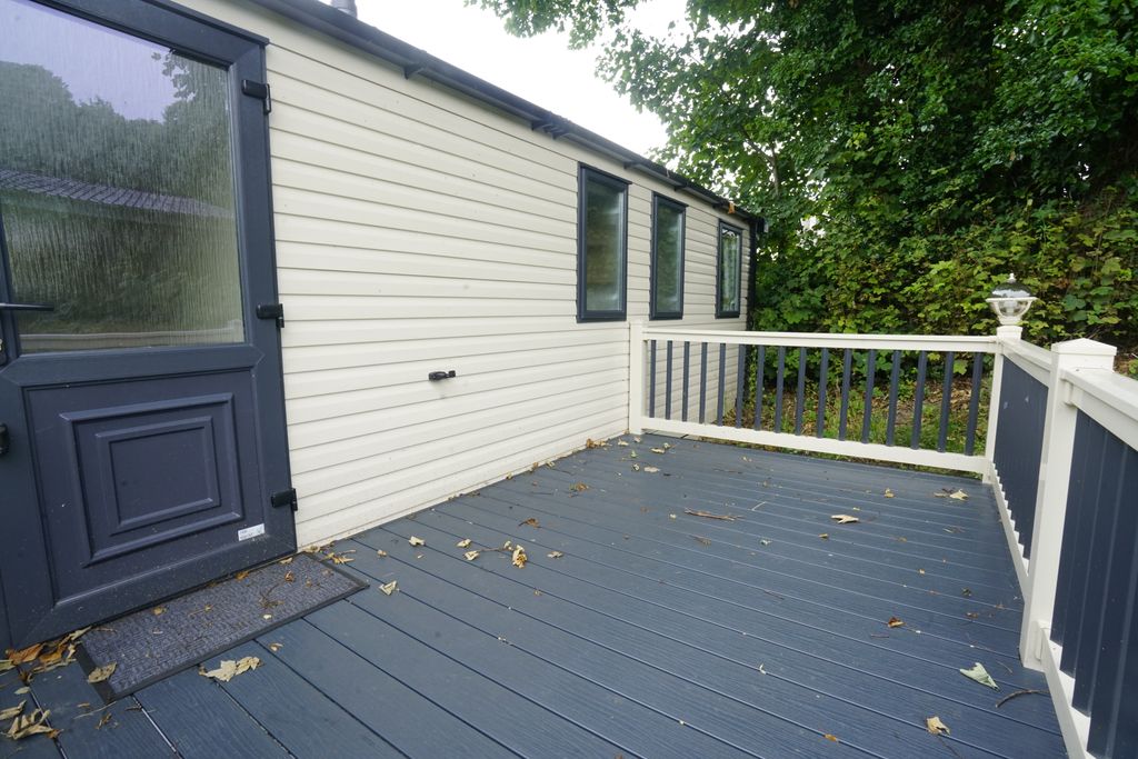 Property photo 3 of 27