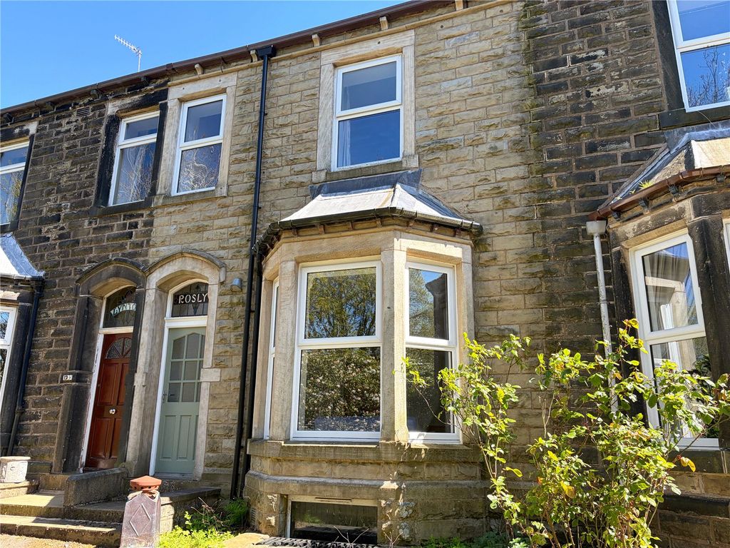 Property photo 1 of 27 Front Bay External