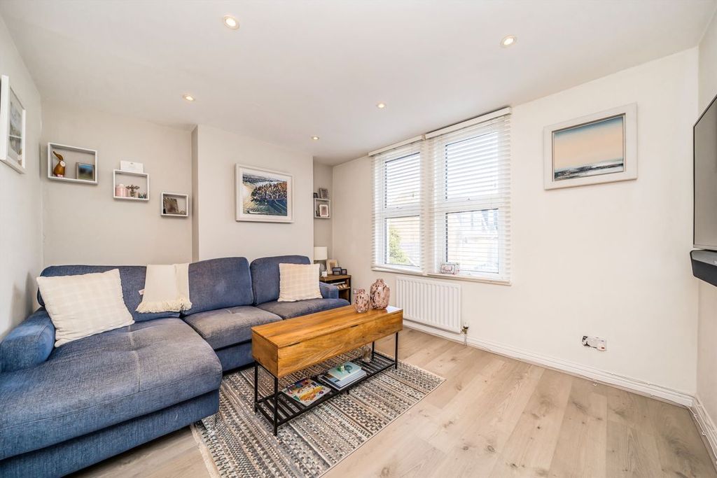 Property photo 2 of 5