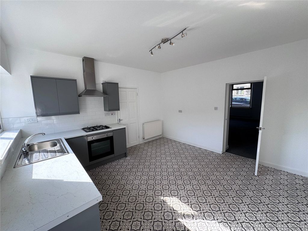Property photo 3 of 23 Picture No. 07
