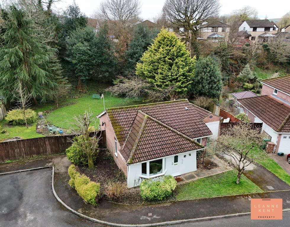Property photo 1 of 32