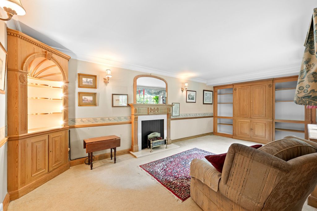 Property photo 3 of 19
