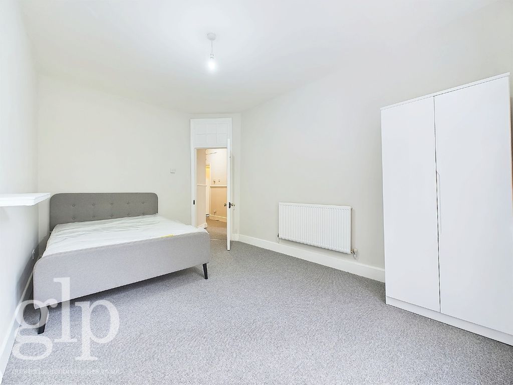 Property photo 2 of 20 3680153