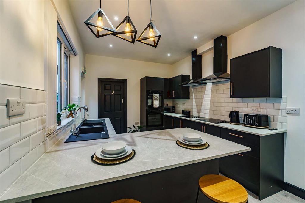 Property photo 2 of 8 Example Of Communal Kitchen