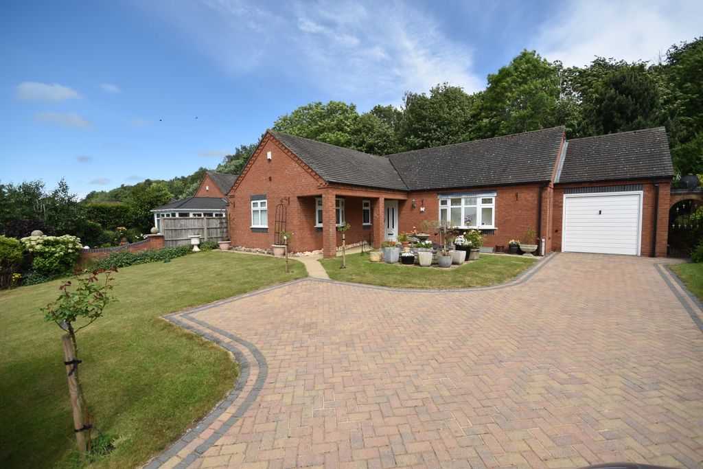 Property photo 1 of 21