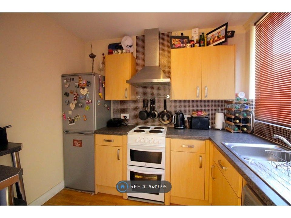 Property photo 3 of 7 Kitchen