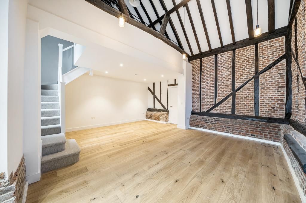 Property photo 3 of 21 Kitchen