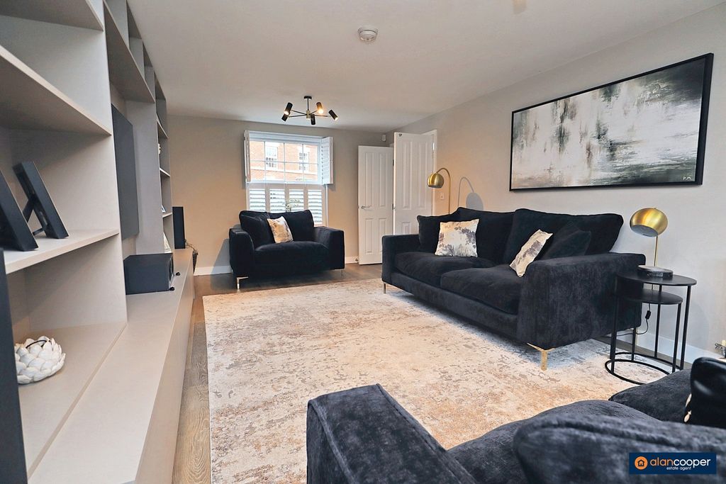 Property photo 3 of 60 4294597