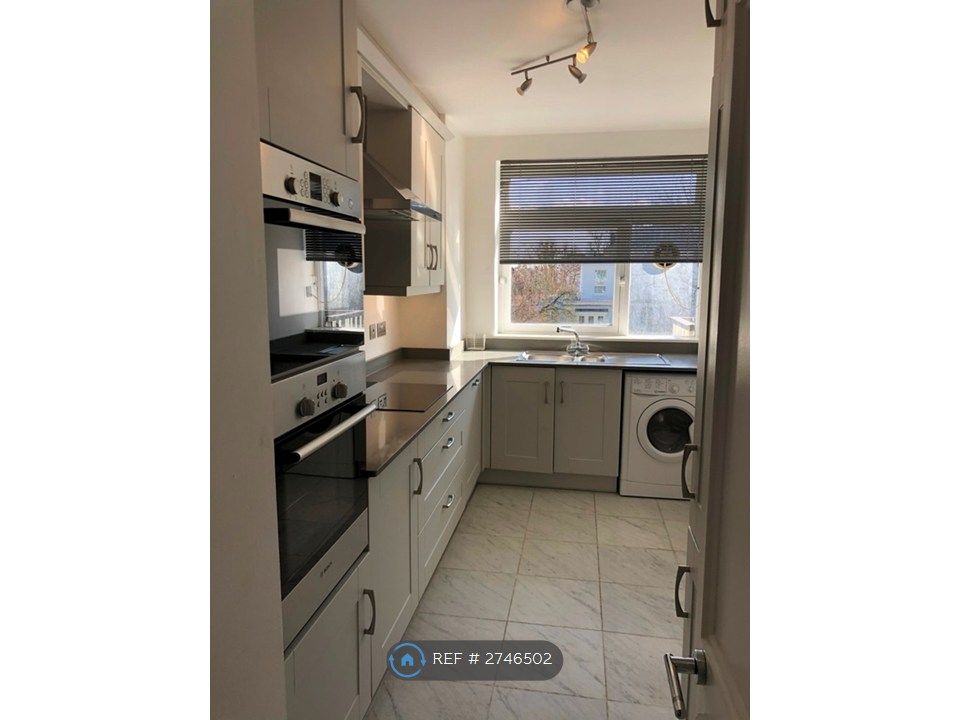 Property photo 2 of 8 Kitchen