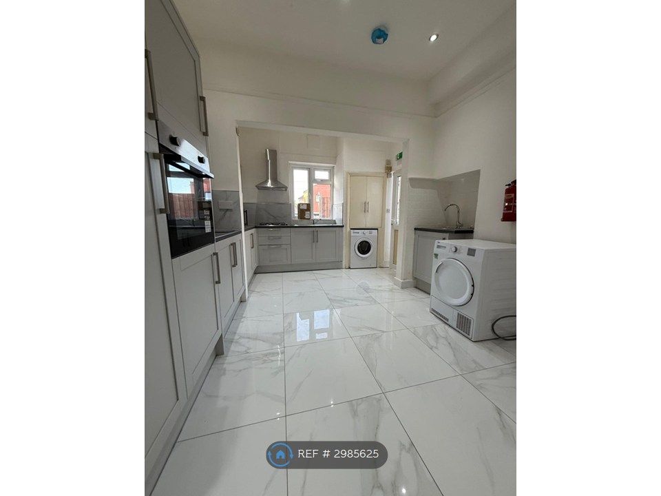 Property photo 1 of 25 Kitchen Diner