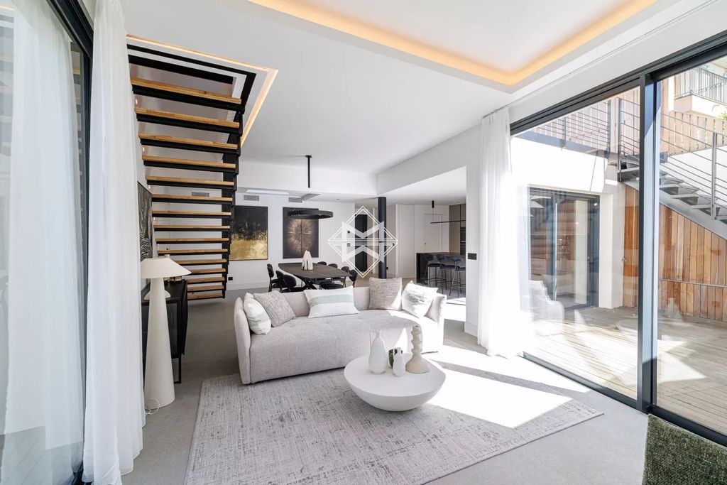 Property photo 2 of 35