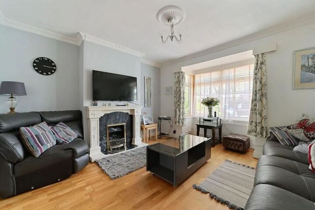 Property photo 3 of 19