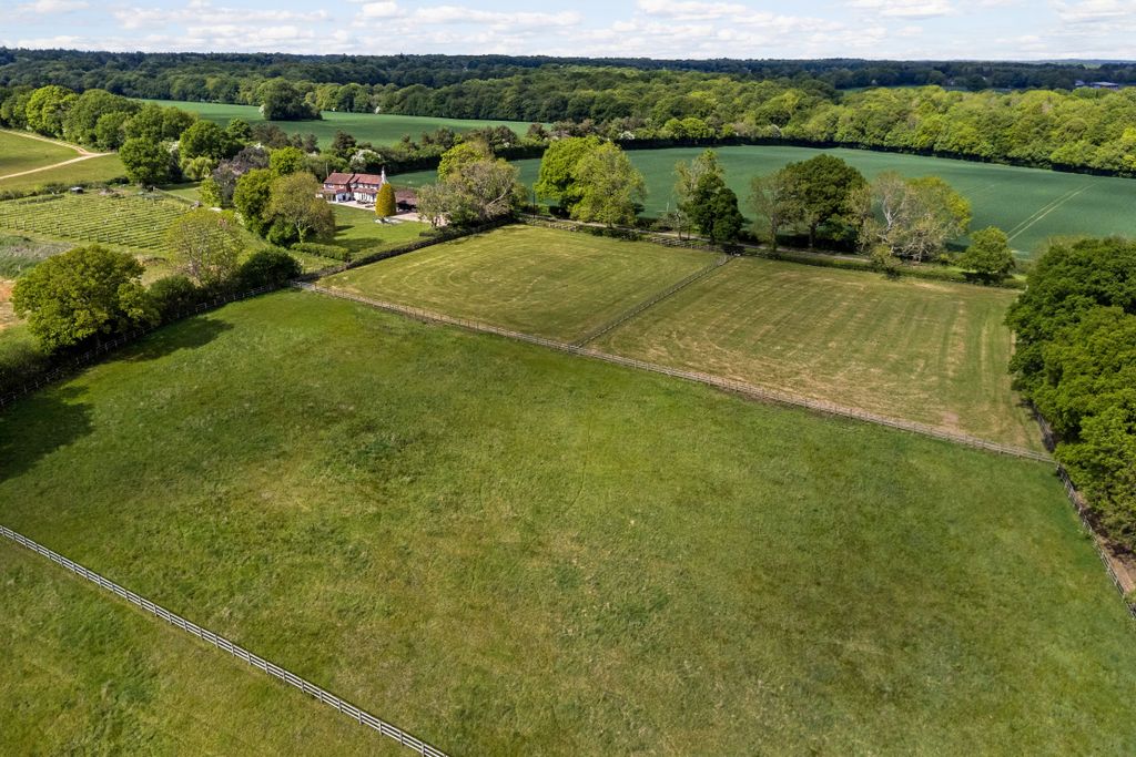 Property photo 2 of 35