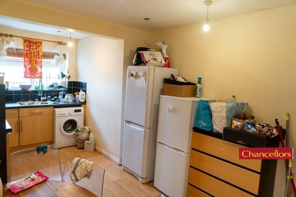 Property photo 2 of 12 Kitchen 1