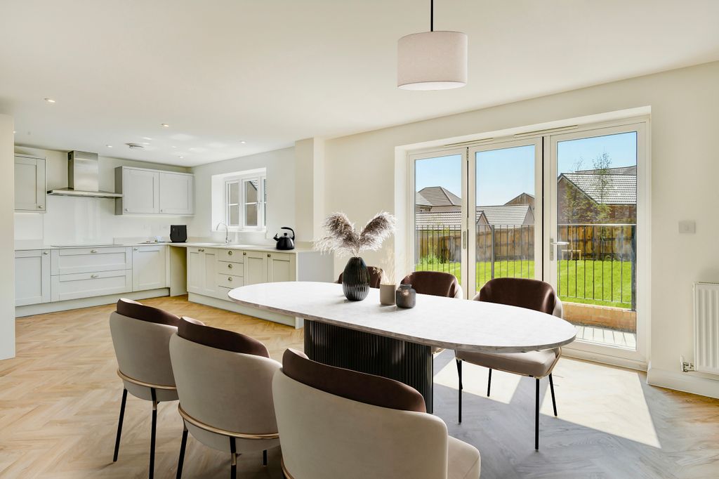 Property photo 3 of 14 Kitchen