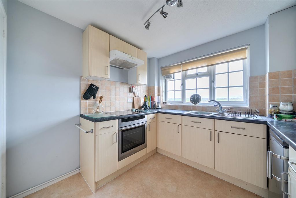 Property photo 3 of 23 1409186-6-6989dc0812311.Jpg