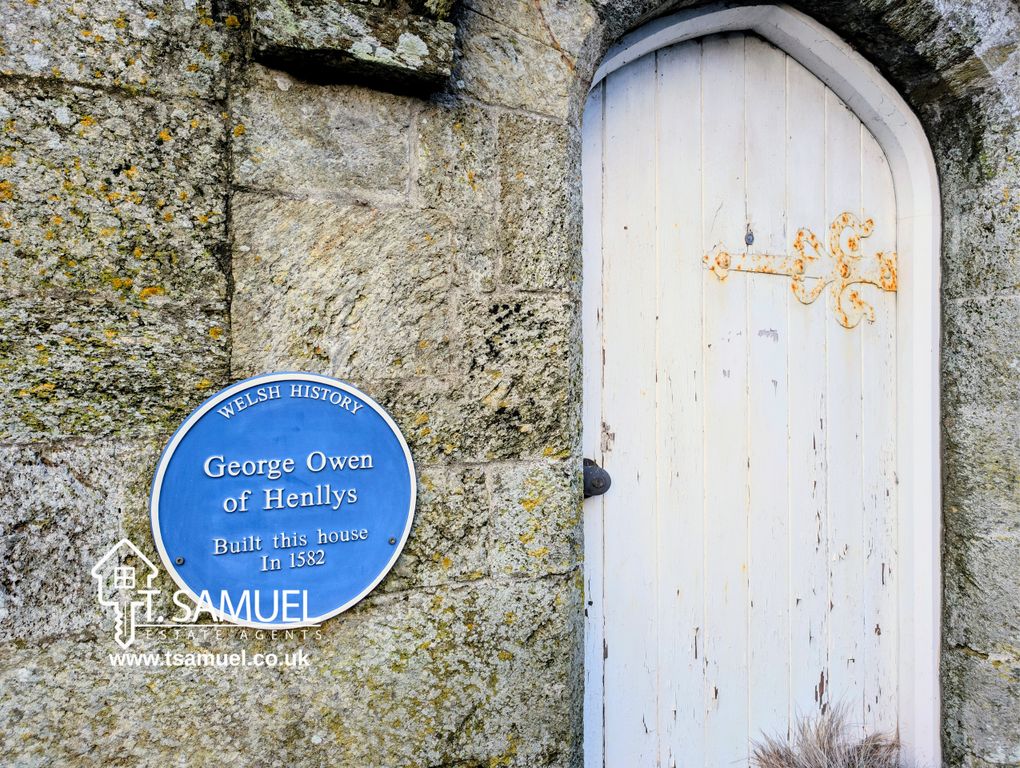 Property photo 2 of 53 Front