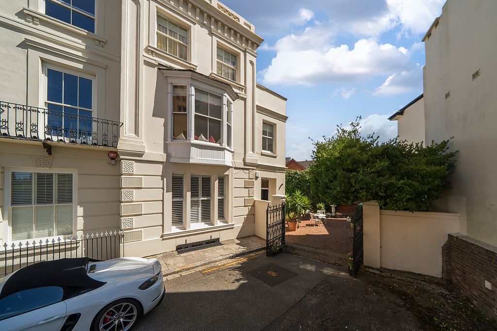 Property photo 1 of 26