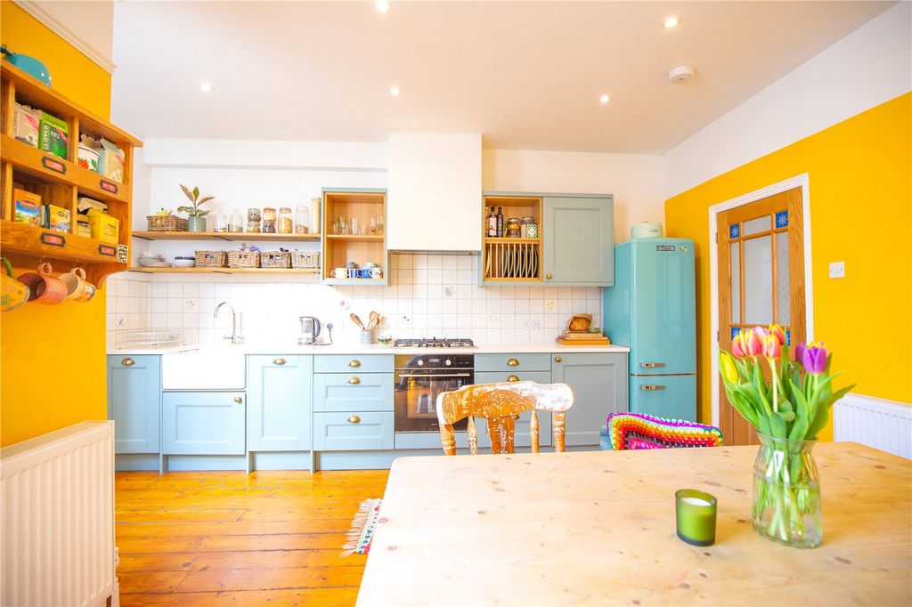 Property photo 1 of 19 Picture No. 06