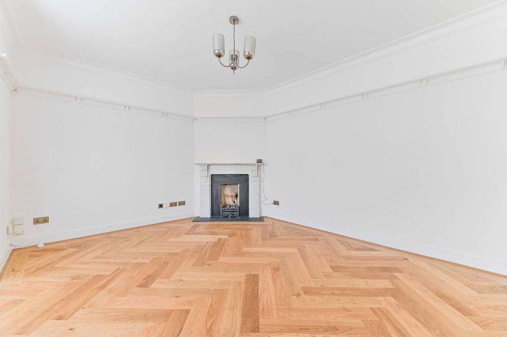 Property photo 3 of 21