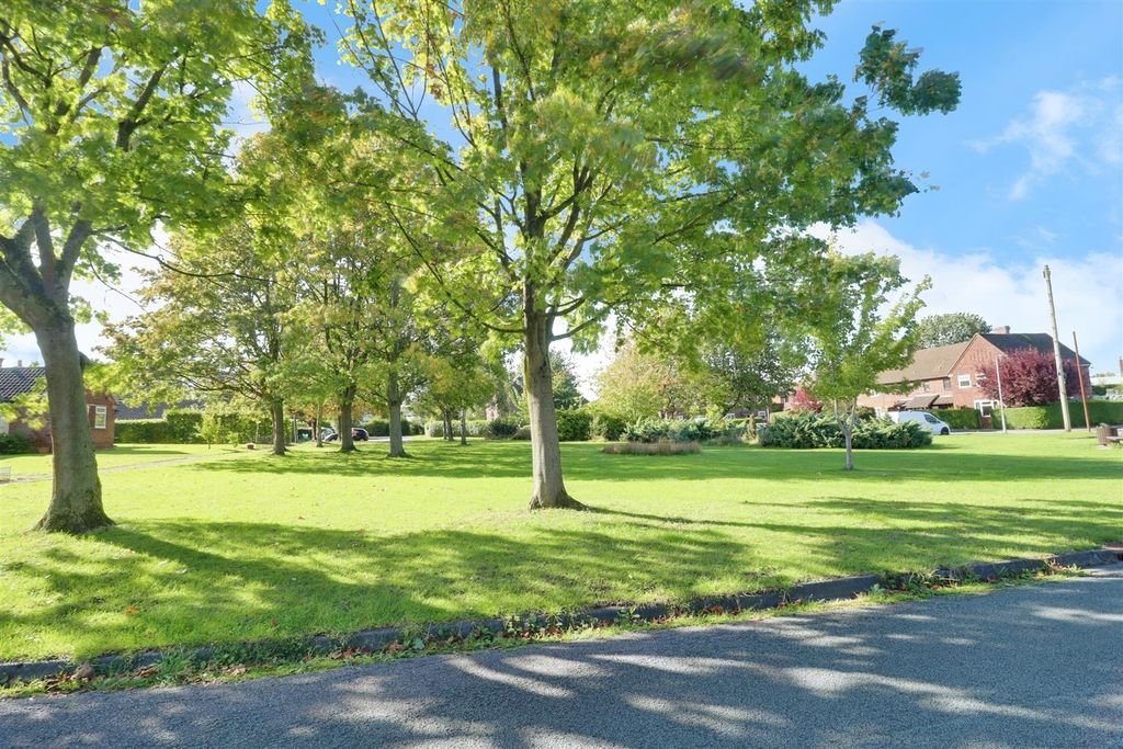 Property photo 2 of 19 1982E2c3-Img_5667-Img_5669.Jpg