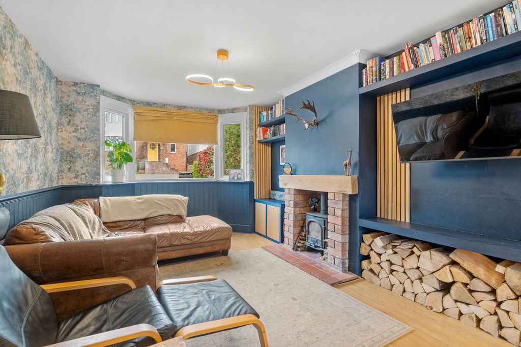 Property photo 2 of 18