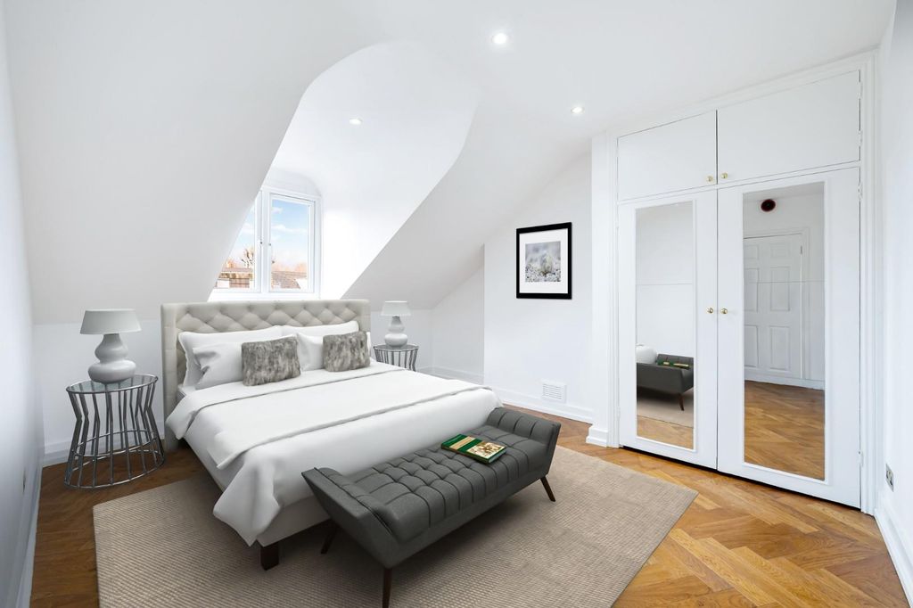 Property photo 3 of 8 1c Ennismore Avenue-10.Jpg