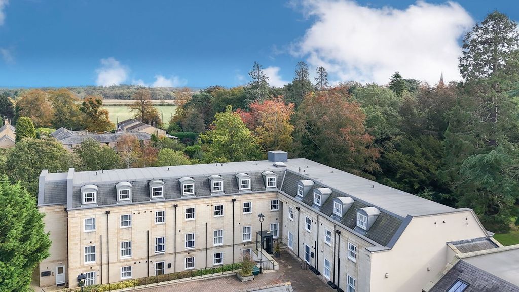 Property photo 1 of 12 External