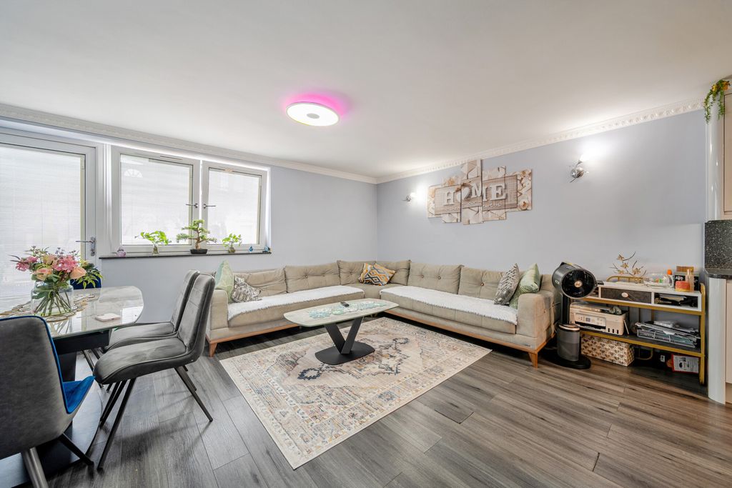 Property photo 1 of 25 1469223-11-6A196E...